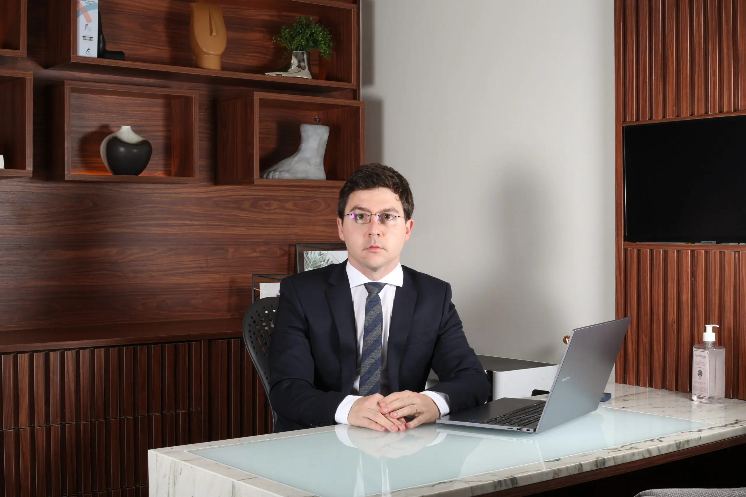 Imagem do Dr. Eduardo Araujo Pires